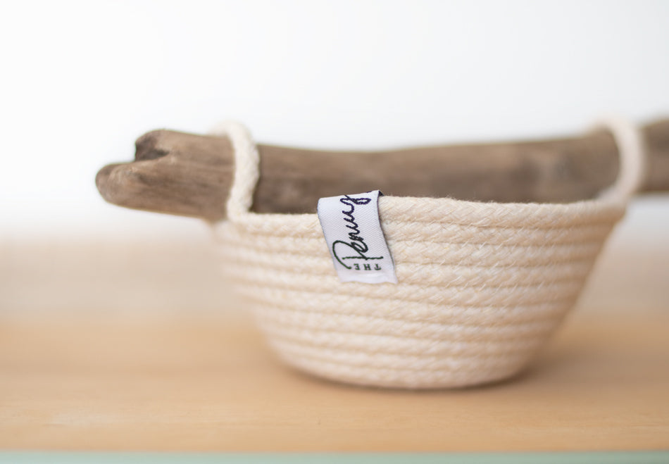 Mini rope basket with driftwood handle