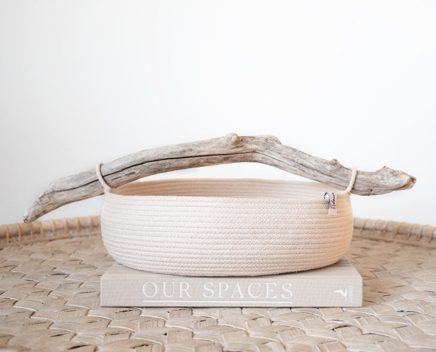 Large coiled rope tray with driftwood handle