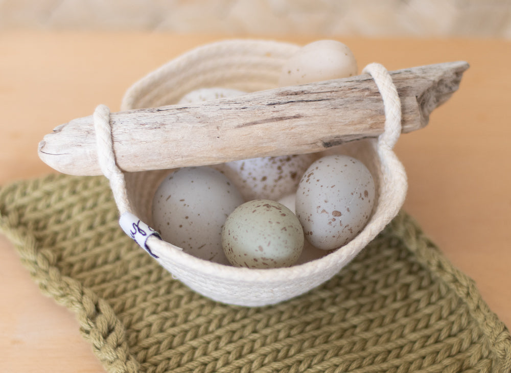 Mini caddy basket with driftwood handle