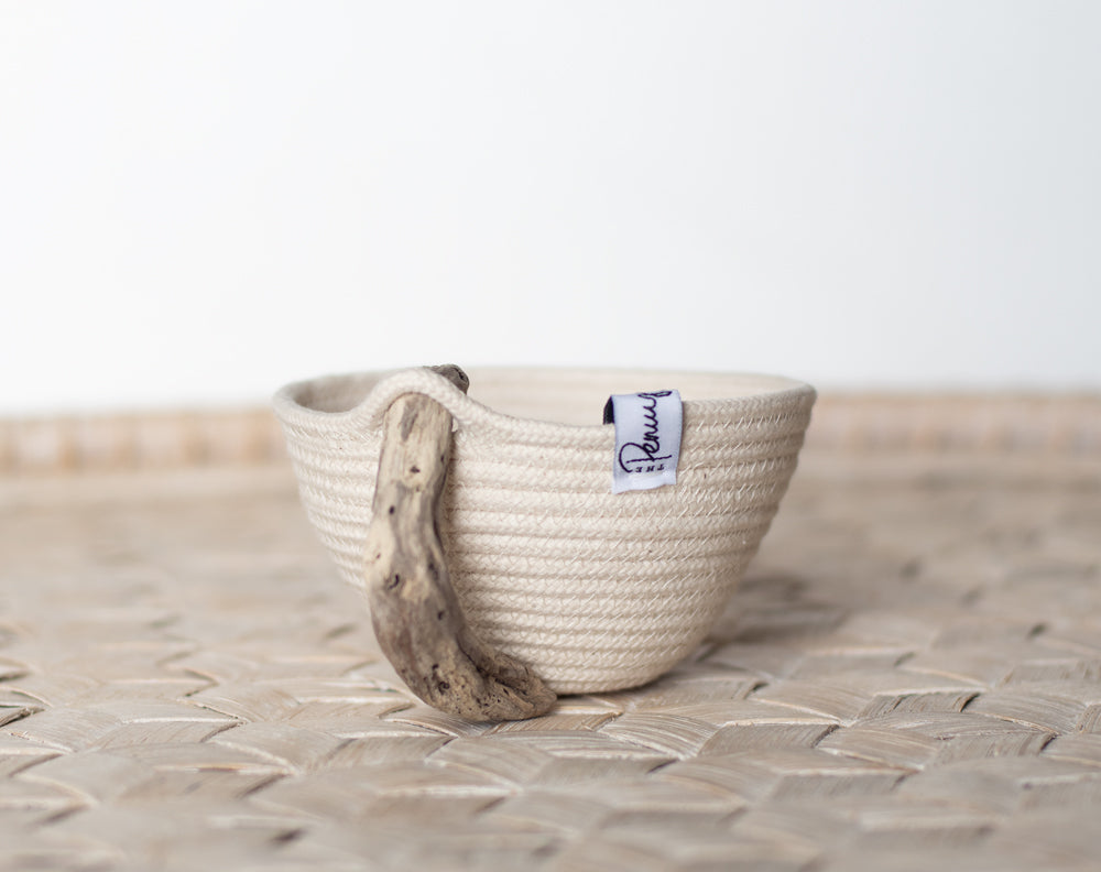 Tea-cup basket with driftwood handle