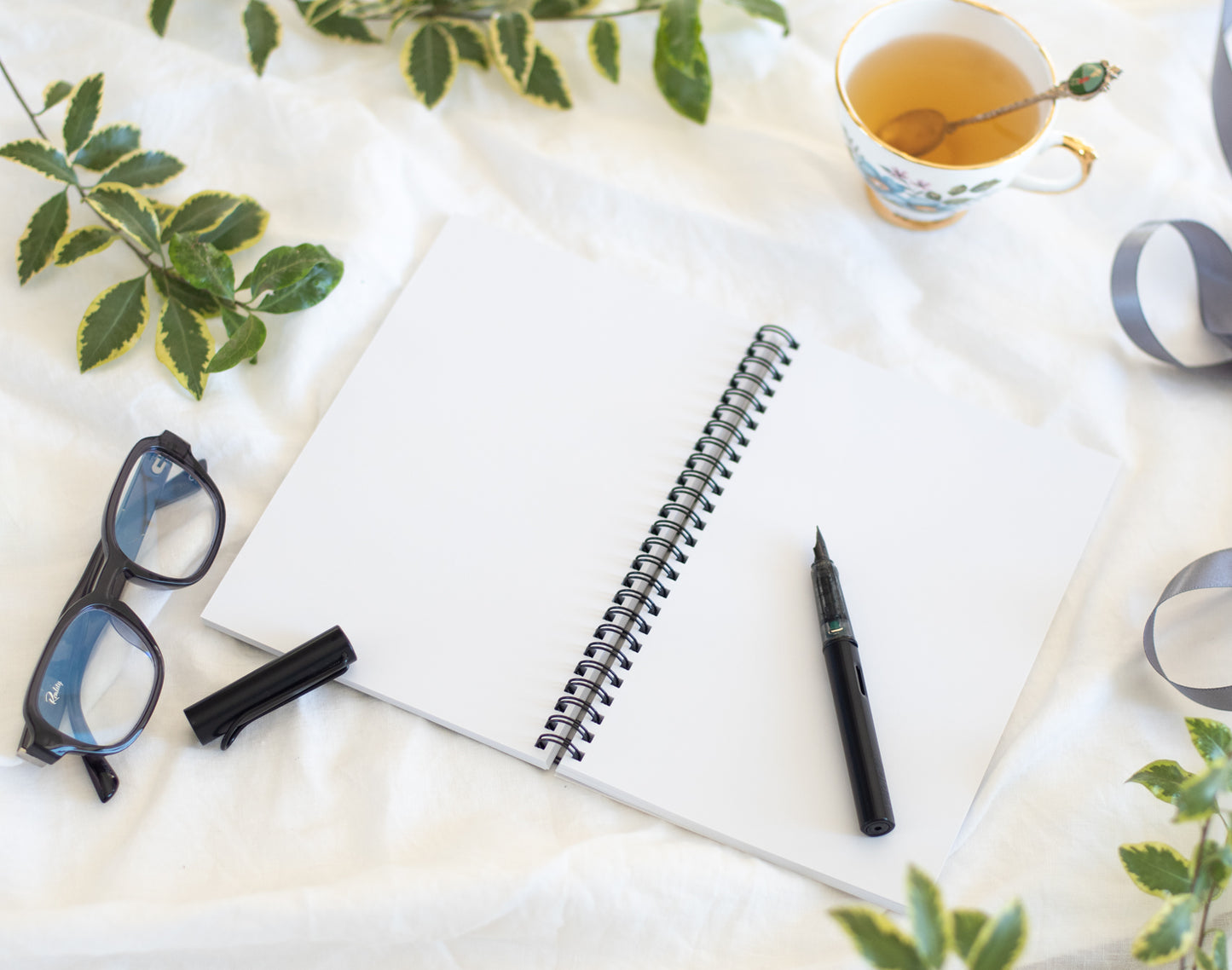 City lights notebook: A5, unlined pages