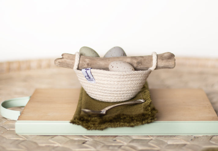 Mini rope basket with driftwood handle – thepennydrops