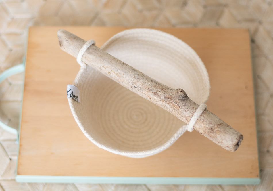 Caddy-style basket with driftwood handle