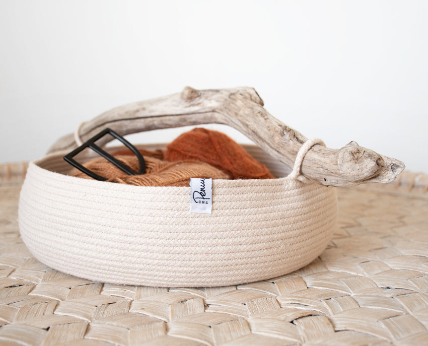 Large coiled rope tray with driftwood handle