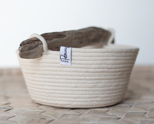 Caddy-style basket with driftwood handle